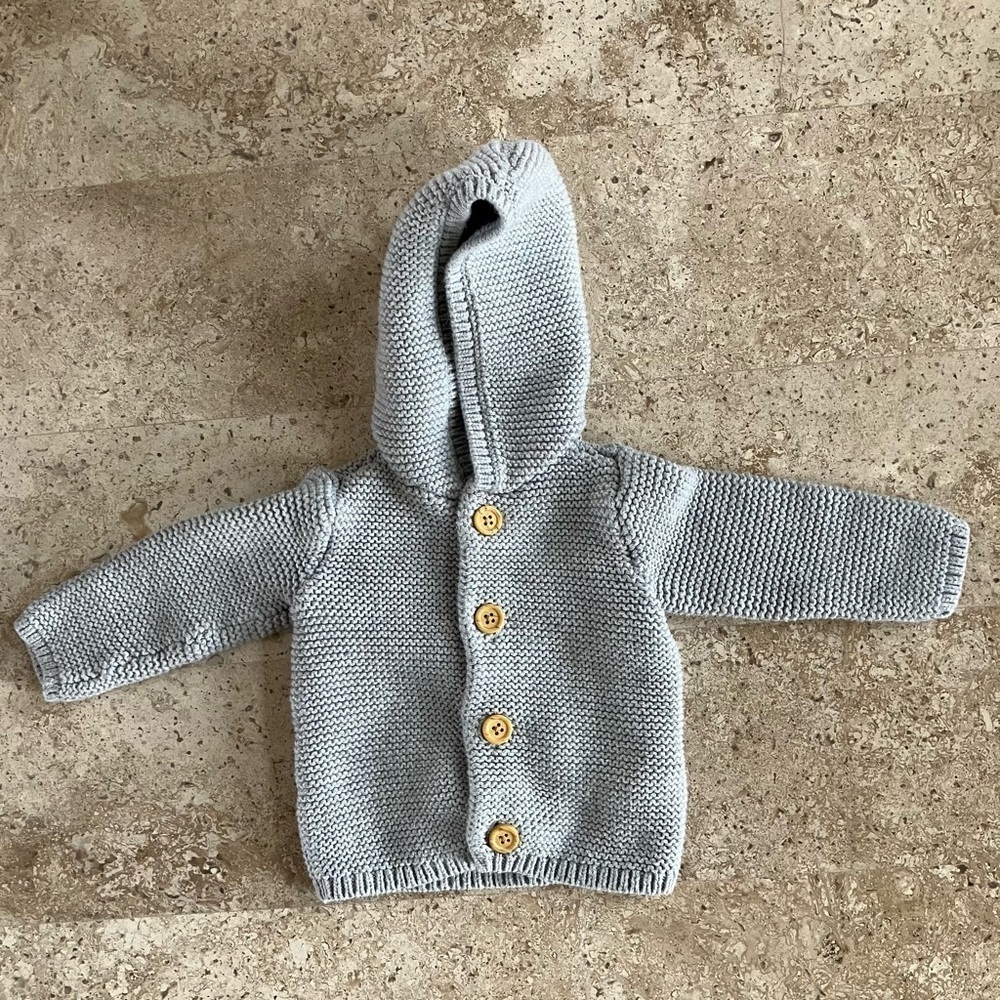 EUC Little Planet by Carter's Baby Organic Signature Stitch Cardigan Grey 9M - Picture 5 of 11